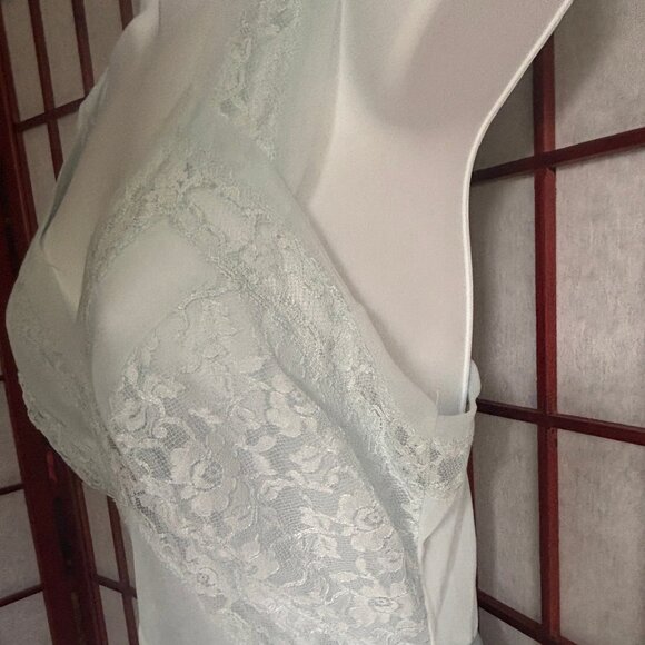 Kayser Luxite 1940-50’s Light Blue Nightgown with Lace Accents Size 34 - Picture 7 of 9